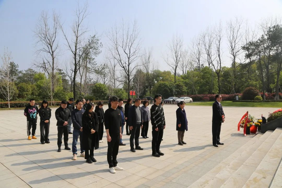 弘揚傳統(tǒng)精神，緬懷革命先烈 | 集團黨總支開展清明祭掃革命先烈活動